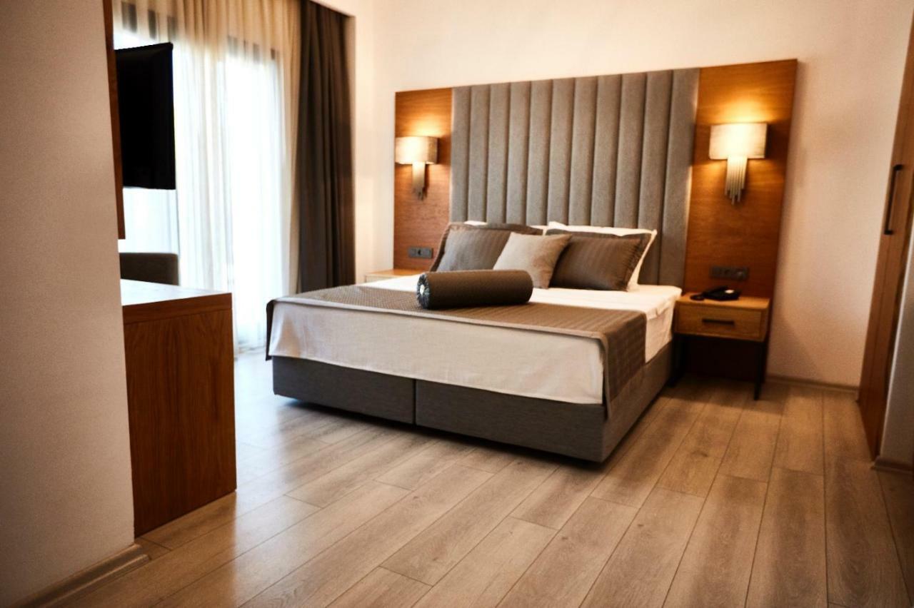 Ruwais Hotel Cesme Exterior foto
